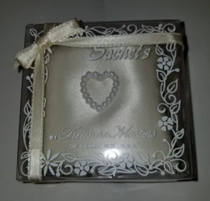 Vintage Ring Bearer Wedding Pillows (3) White Original Box Treasure Masters - Picture 1 of 6