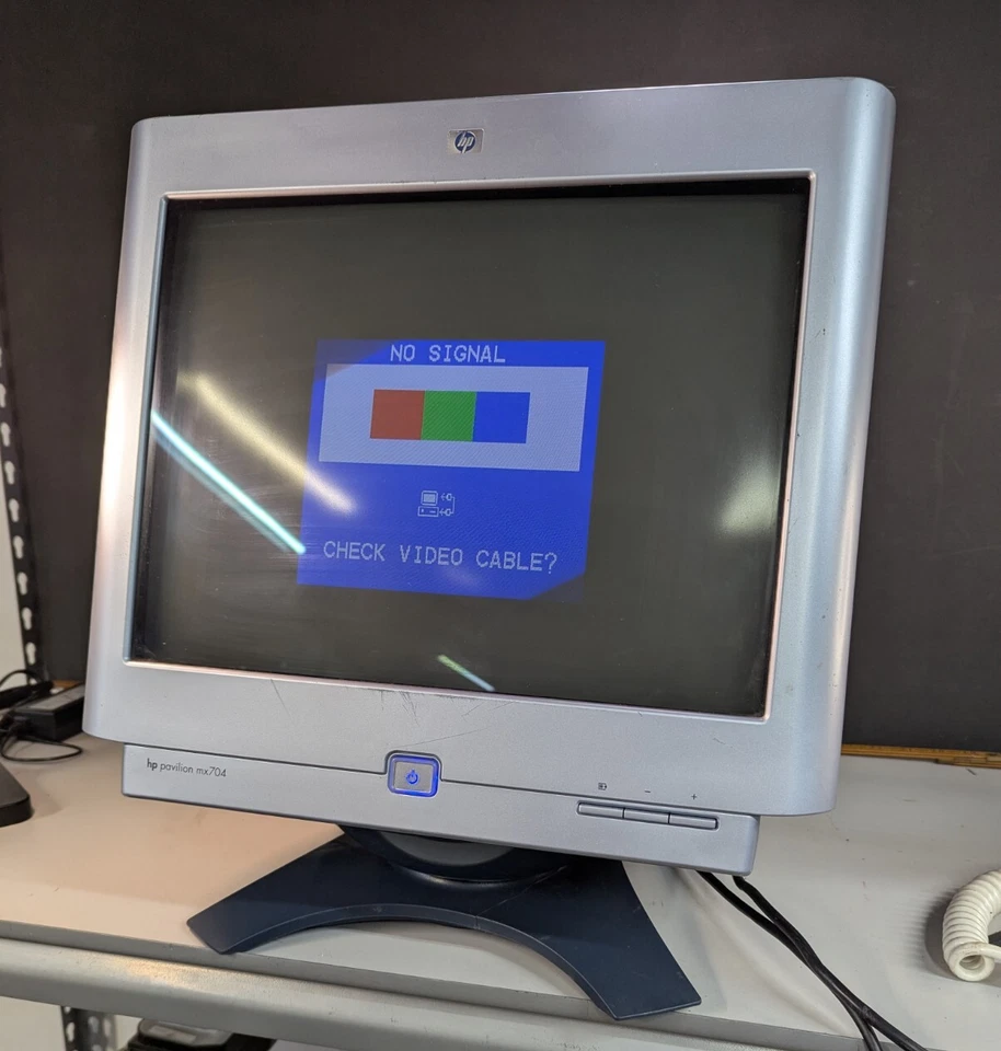 HP Pavilion 16” Anti-Glare Computer Monitor MX704 CRT VGA Retro Gaming - Image 1 of 4