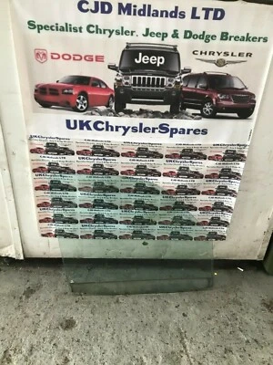 Jeep Cherokee KJ OS 2007 cristal puerta delantera derecha en el lado del conductor Foto 1 de 4