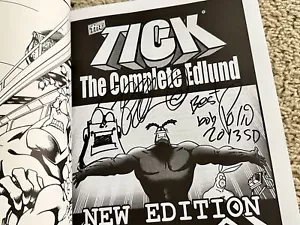 The Tick The Complete Edlund Paperback FIRMATO Ben Edlund e Bob Polio 20/350 - Foto 1 di 3