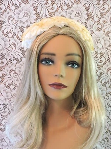 Vintage Ladies Union Made White & Gold Silk Floral Hugger Hat - Picture 1 of 7