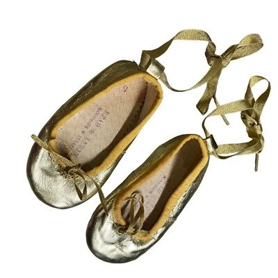 Bear & Lerina Hecho a Mano Niñas Suave Cómodo Cuero Cintas Doradas Zapatos De Colección 5 Foto 1 de 4