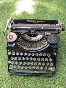 Vintage Underwood Universal 1920's Era Metal Typewriter UNTESTED - Picture 1 of 18