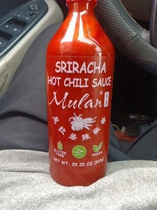 Spiracha Hot Chili Sauce Mulan 29.25 Oz - Picture 1 of 5