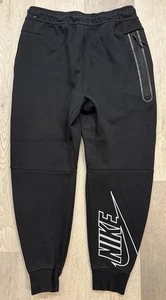 Nike Herren schwarz bestickt Logo Tech Fleece Jogginghose - Medium - Bild 1 von 5