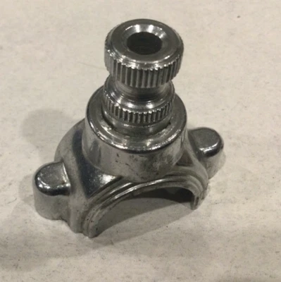 Soporte LUZ INTERMITENTE DELANTERA KAWASAKI KZ550 KZ1000 KZ650 KZ750 LTD Foto 1 de 4