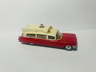 Corgi Toys 437 Superior Ambulance on cadillac Chassis, Original, Vintage - Image 1 of 4