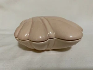 Hermosa caja grande de baratijas concha de mar/almeja cubierta de cerámica esmaltada rosa perla - Imagen 1 de 8