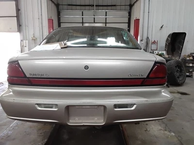 (LOCAL PICKUP ONLY) Trunk/Hatch/Tailgate Fits 96-99 EIGHTY EIGHT 1644736 Foto 1 de 4