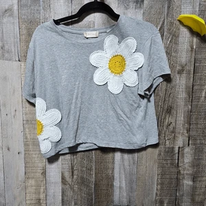 Crop top Altar'd State grigio all'uncinetto margherita boxy - Foto 1 di 5