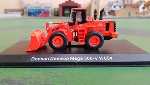 Atlas Editions 1:76 Scale Stobart Rail Doosan Daewoo Mega 300-V, W054, Red - Picture 1 of 12