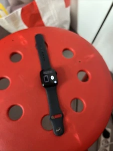 APPLE WATCH SÉRIE 7 GPS 41mm Bloqué iCloud - Photo 1/16