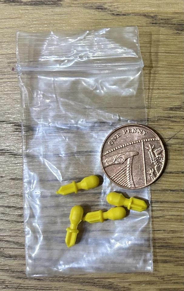 CORGI TOYS 336 JAMES BOND TOYOTA 2000 GT PLASTIC ROCKETS - SET OF 4 - REPRO - Image 1 of 1