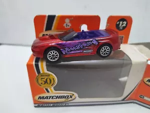 FORD MUSTANG 1999 CONVERTIBLE 50 YEARS 12/75 1:61/apx 1:64 MATCHBOX OPEN BOX - Foto 1 di 3