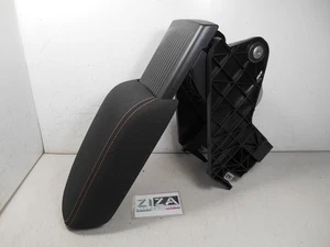 Reposabrazos túnel central Skoda Kamiq 2022 654864207A - Imagen 1 de 7