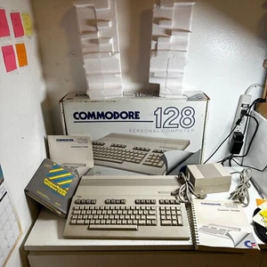 Vintage Commodore 128 Beige Personal Computer QWERTY keyboard For Commodore 64 - Picture 1 of 24