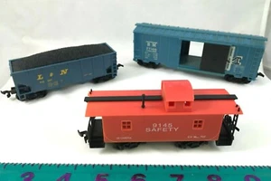 HO Scale Rolling Stock, B&M Boxcar, L&N Short Hopper, Red Wood Caboose (BL5) - Picture 1 of 11