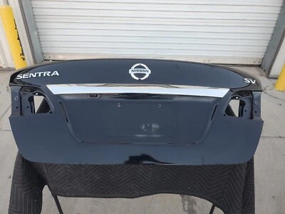 Nissan Sentra 2016 2017 2018 2019 maletero trasero tapa negro con cámara Foto 1 de 4