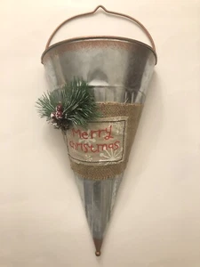 Christmas Button Bouquet/Wall Pocket-Country Farmhouse Rustic Home Decor - Picture 1 of 3