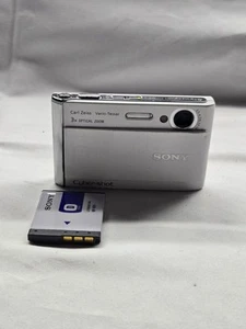 Sony Cyber-shot DSC-T70 8.1MP Digital Camera - White Tested Working W/ Battery - Picture 1 of 4