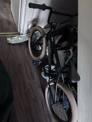 BMX Collective C1 20-inch Black Bike - Image 1 of 4