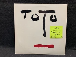 (DH40) TOTO / VINTAGE LP / TURN BACK / LYRIC SLEEVE / 1981 CBS 36813 / DISC EX+ - Picture 1 of 3