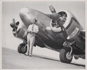 Original 1940's Vintage BEECHCRAFT Airplane B/W Photograph Press Photo - Picture 1 of 2