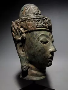 Antica statua in bronzo testa di Buddha con corona figura 16/17°C - Foto 1 di 9