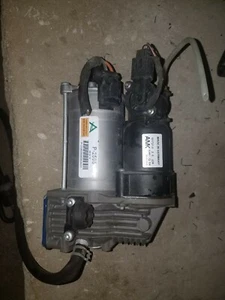 MERCEDES BENZ W251 R350 R500 R550 AIR SUSPENSION COMPRESSOR PUMP 2006-2009 - Picture 1 of 9