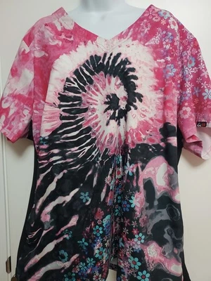 Blusa esfoliante feminina Koilite 3XL estampa groovy lados elásticos - Imagem 1 de 4