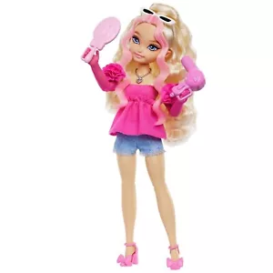 Barbie Dream Besties Barbie Malibú muñeca de moda con 8 accesorios temáticos de maquillaje y cabello - Imagen 1 de 6