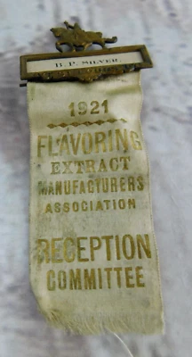 Antique 1921 Flavoring Extract Manufacturers Assn Whitehead & Hoag Co Pin Ribbon - Image 1 of 4