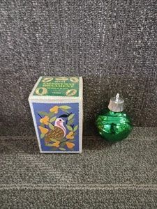 Vintage Avon Weihnachtsschmuck Karaffe mit Box (voll/teilweise) - Bild 1 von 1