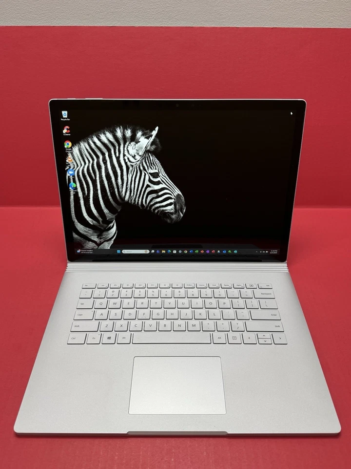 Microsoft Surface Book 3 1899 15” i7 1065G7 1.3GHz 10th 16GB RAM 256GB SSD Táctil Foto 1 de 4
