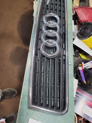 Rejilla superior de 6 cilindros para 02-04 AUDI A6 336546 Foto 1 de 4