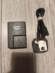 Genuine FUJIFILM BC-50 Battery Charger for NP-50 Battery w. UK Plug - Picture 1 of 3