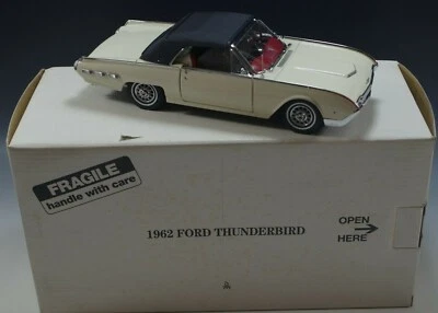 Ford Thunderbird 1962 convertible Danbury como nuevo escala 1:24 fundido a presión sin usar, en caja Foto 1 de 4