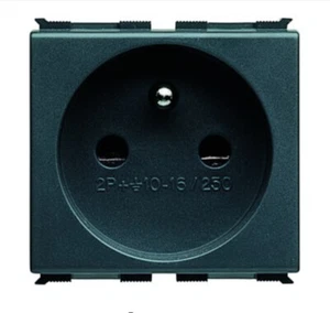 Gewiss GW30216 Französische Standardsteckdose 250V AC-2p+E 16A 2Module Playbus - Bild 1 von 1