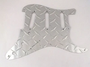 Placa de diamante de aluminio STRATOCASTER PLACA DE ARAÑAZOS 11 orificios Fender Strat 3 cuellos - Imagen 1 de 12