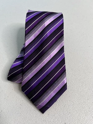 Corbata de diseñador Alfani púrpura patrón de rayas 100 % seda Foto 1 de 4