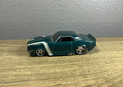 Carro fundido Maisto All Stars Elite Transport - 1968 Chevy Camaro Z/28 escala 1/64 - Imagem 1 de 4