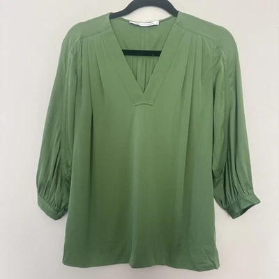 Diane Von Furstenberg DVF 真丝衬衫女式 Sm 绿色打褶 V 领 3/4 袖 — 第 1/4 张图片