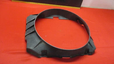 Ford Granada Monarch 1975-1979 y Lincoln Versalles cubierta de ventilador V8 Foto 1 de 4