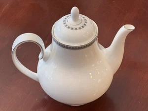 Royal Doulton Ravenswood China: Coffee Pot with Lid - Hard to Find! - Picture 1 of 5