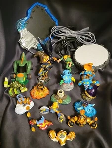 Lot Of 16 Pieces Of Skylanders And 2 Power Portals - Picture 1 of 18