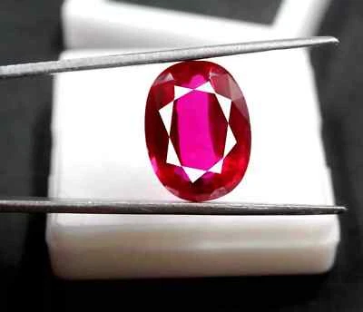 A High-Quality Burmese Oval Ruby - 7.00 Carat Pigeon Blood Loose Gemstone - Image 1 of 4