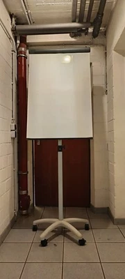 MAUL Flipchart mit Sternfuß und Magnetoberfläche, rollbar (nur  Selbstabholung!) - Bild 1 von 4