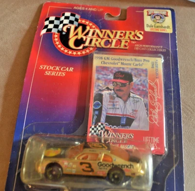 Dale Earnhardt #3 Bass Pro 1998 Winner's Circle NASCAR 1/64 con tarjeta Foto 1 de 4