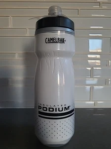 BOTELLA DE AGUA CAMELBAK AISLADA PODIUM CHILL 21 OZ BLANCA/NEGRA NUEVA - Imagen 1 de 4