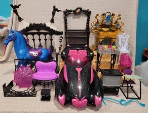 Monster High Scaregrounds Stuhl Tischkicker Cabrio Auto Pferd Möbel Posten - Bild 1 von 20